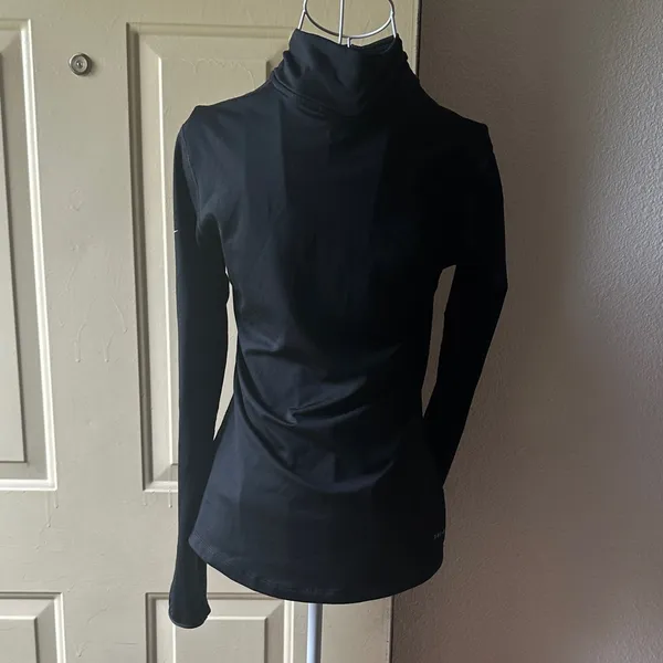 Nike Women's Black Long Sleeve Top with Zip - Image 4
