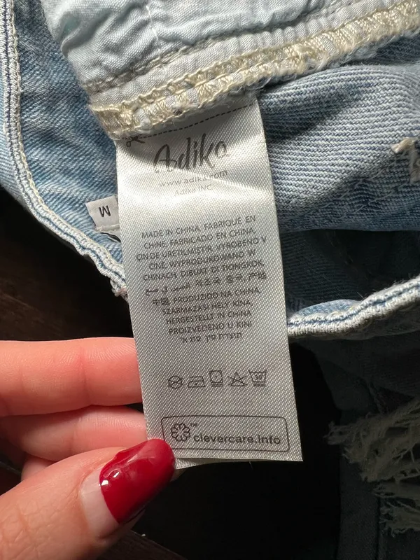 NWT Adika Distressed Jeans Size Medium - Image 4