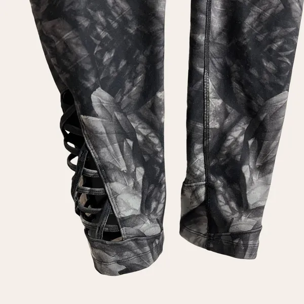 The North Face Flashdry Black Print High Waist Athletic Leggings Size XS - Image 3