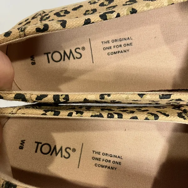 Toms Avalon animal print slip on loafers sneakers women's size 8 casual‎ neutral - Image 6