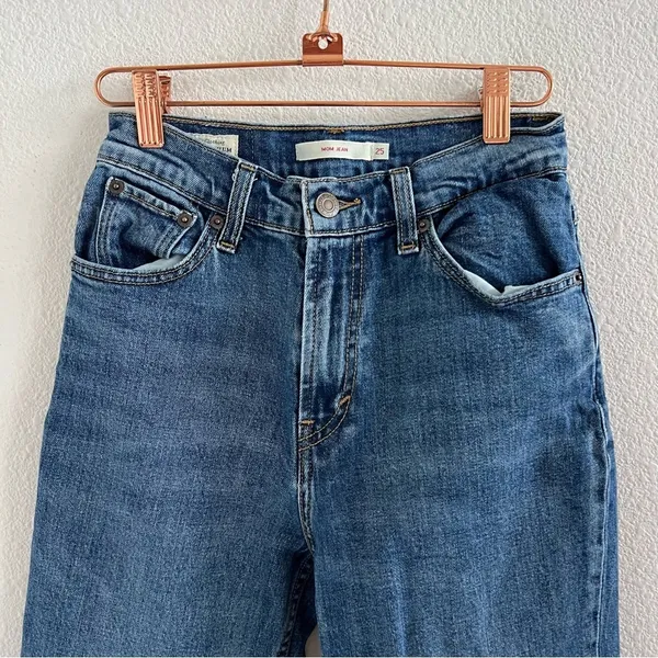 Levi's Premium Denim Mom Jean Denim Jeans 25 - Image 2