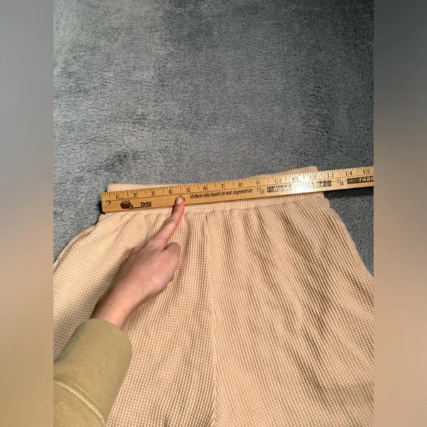 White fox boutique Tan Waffle lounge Shorts small - Image 8