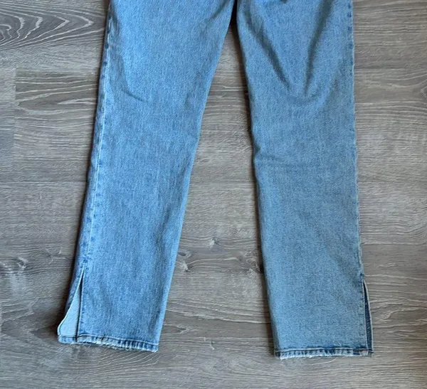 Abercrombie Ultra High Rise 90s Straight Jean, Light with Vent Hem - Image 11