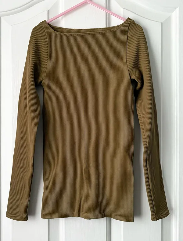 NWOT Caught Your Eye Seamless Top XS/S - Image 3