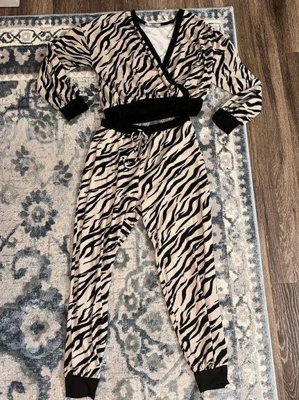 These Three Boutique 2 Piece Zebra Loungewear Set - Image 2