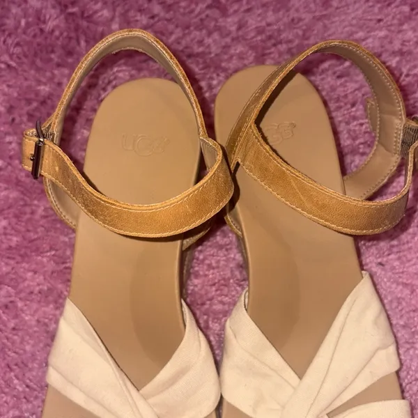 UGG Joslyn Wedge Cream Tan Sandals Size 8 - Image 5