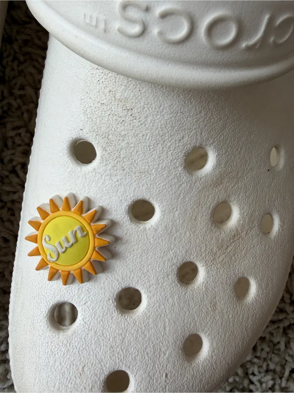 Classic White Crocs Women’s Size 5 Men’s Sz 7 Jibbitz Charms Included Disney G2 - Image 3