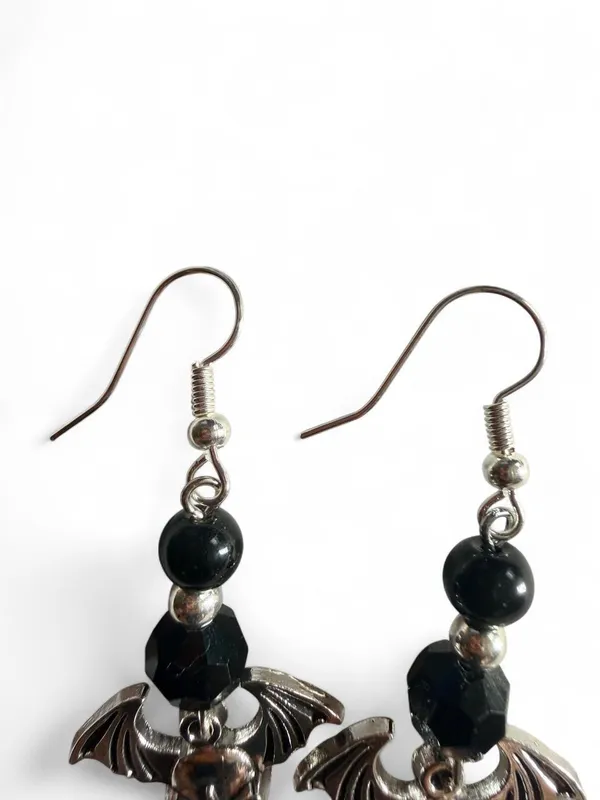 🖤 Handmade Bat Skull Earrings - Image 5