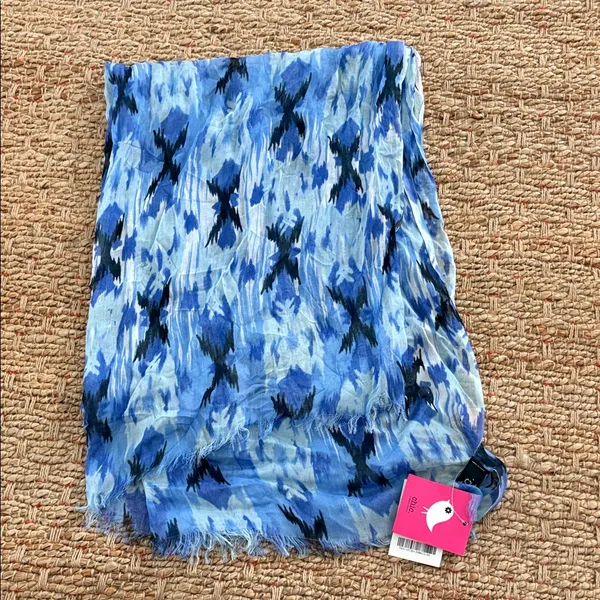 Chic Blue and Black Patterned Scarf Wrap 100% Modal NWT - Image 3