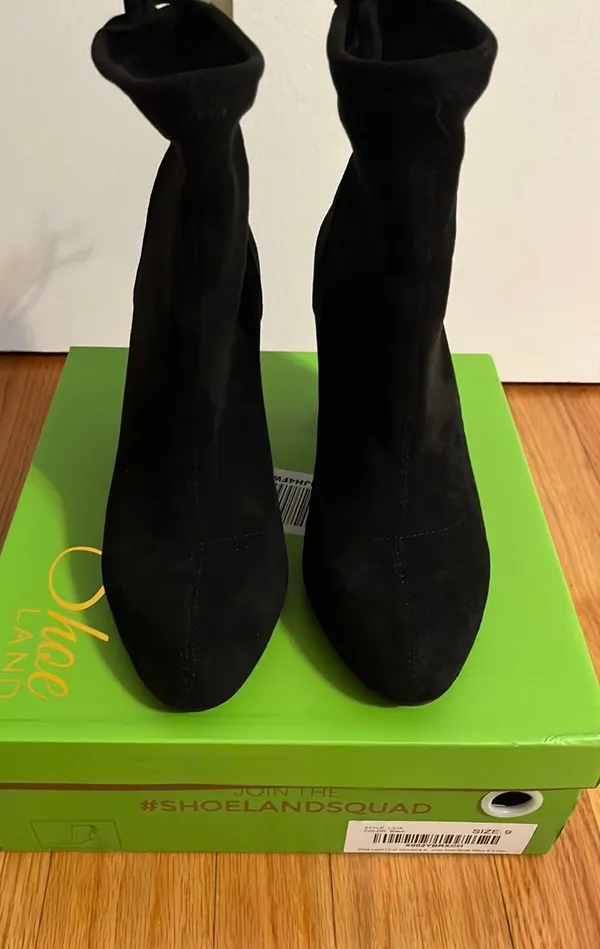 Black Suede Heeled Shoes Size 9 - Image 5