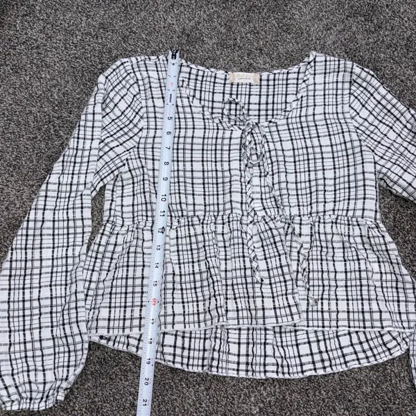 Altar'd State white and black plaid blouse with ruffle details, size S - Image 6
