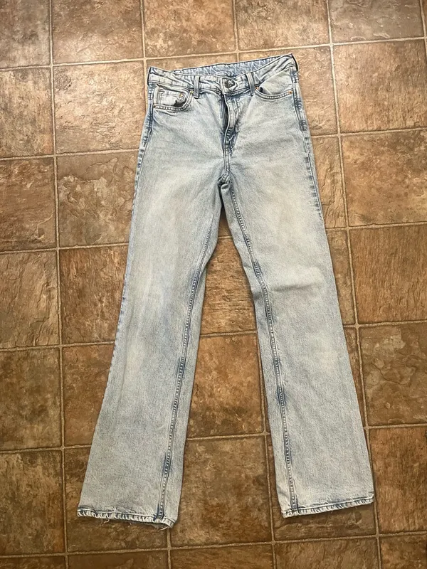 Denim H&M Bootcut Jeans Size 4 High Waist Light Wash Raw Hem - Image 3
