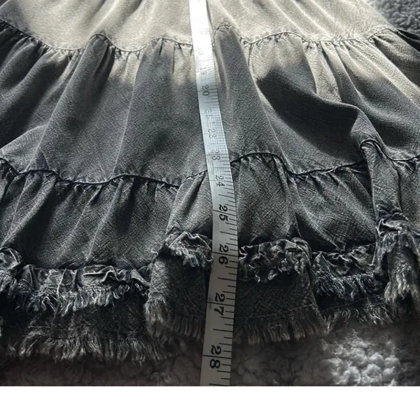 L'affaire ruffled gray boho rayon grunge tiered distressed top ...
Gray Size M Size M - Image 4