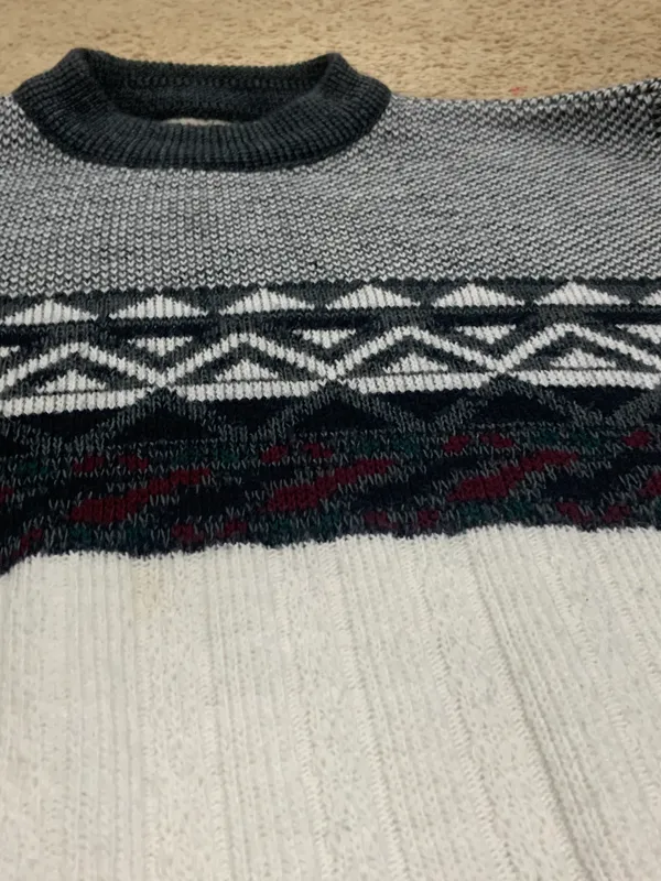 Hardwood & Pine Size Medium Vintage Sweater - Image 3