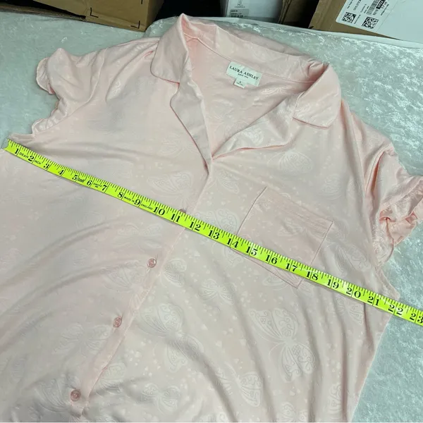 Laura Ashley Soft pink Textured two piece Pajama Set L butterfly heart embossed - Image 6