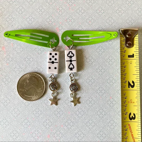 Handmade y2k grunge Kawaii funky unique dangle hair clips set of 2🎲💚🌀 - Image 3