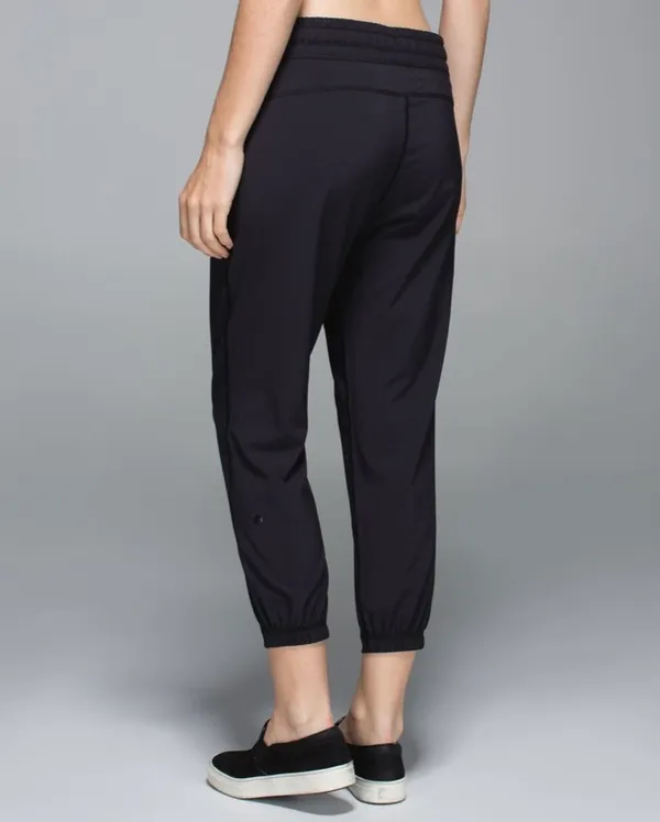 Lululemon Namaskar Crop Black 4 - Image 11