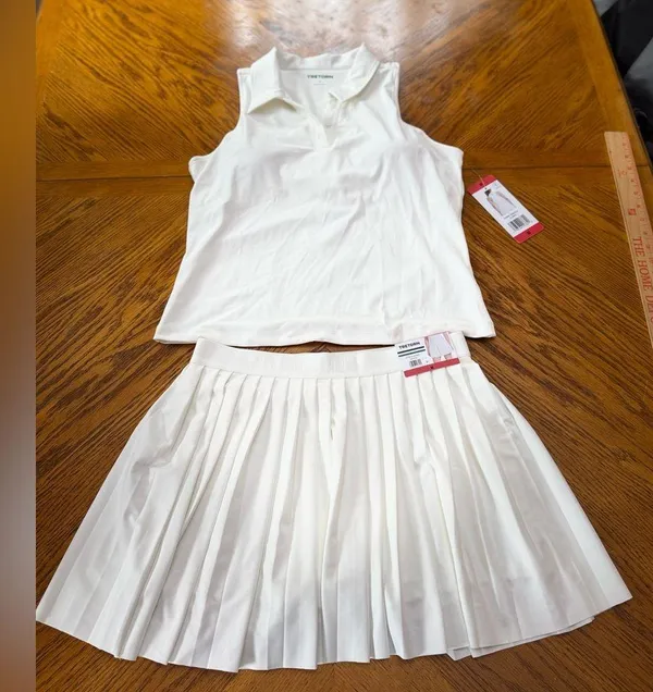 Tretorn Ladies' Pleated Skort and polo top set - Image 5