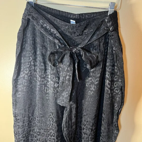 Nine West Black Leopard Print Wide Leg Pants Large - Image 2