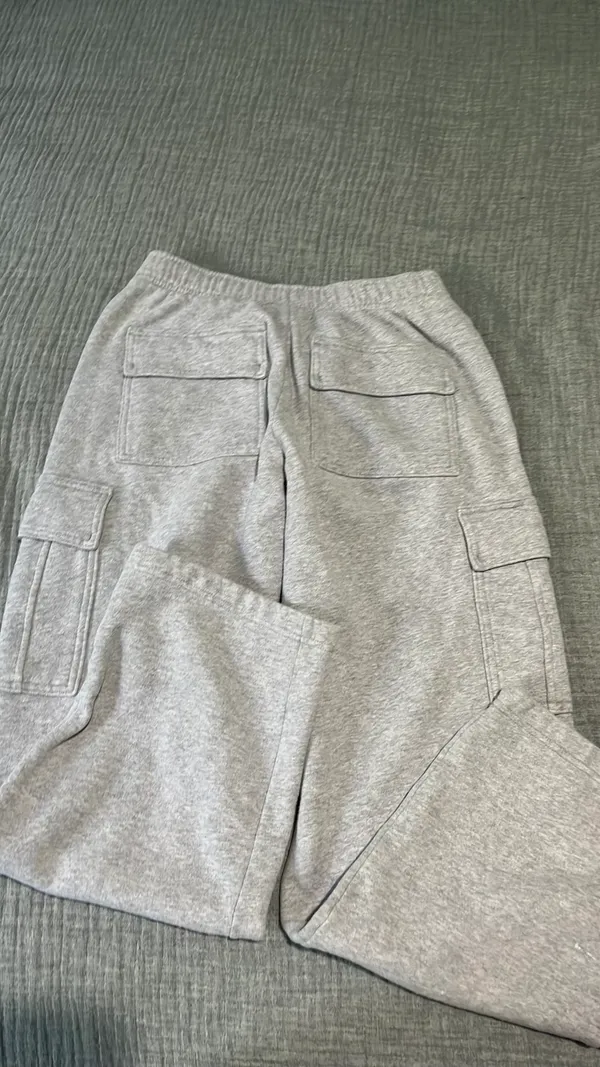 Aritzia Cargo Sweatpants - Image 3