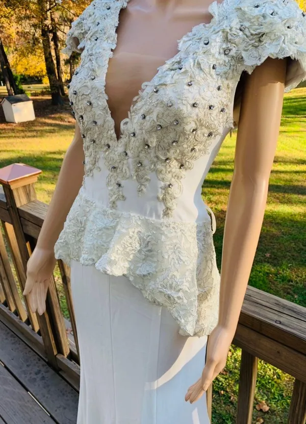 unique Wedding Dress - Image 5