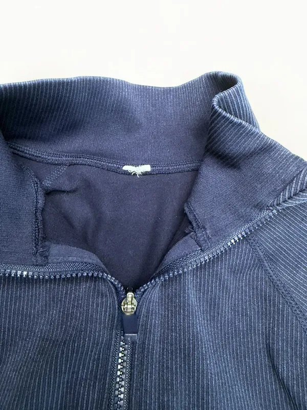 Fabletics Ribbed Seamless Full Zip‎ Jacket Navy Blue Mock Neck Cropped Small - Image 3