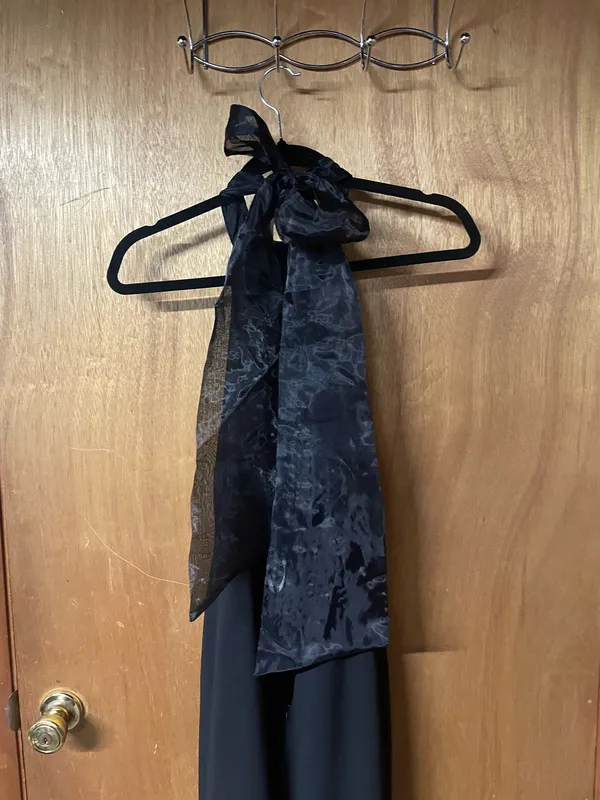 Black lulus dress - Image 2