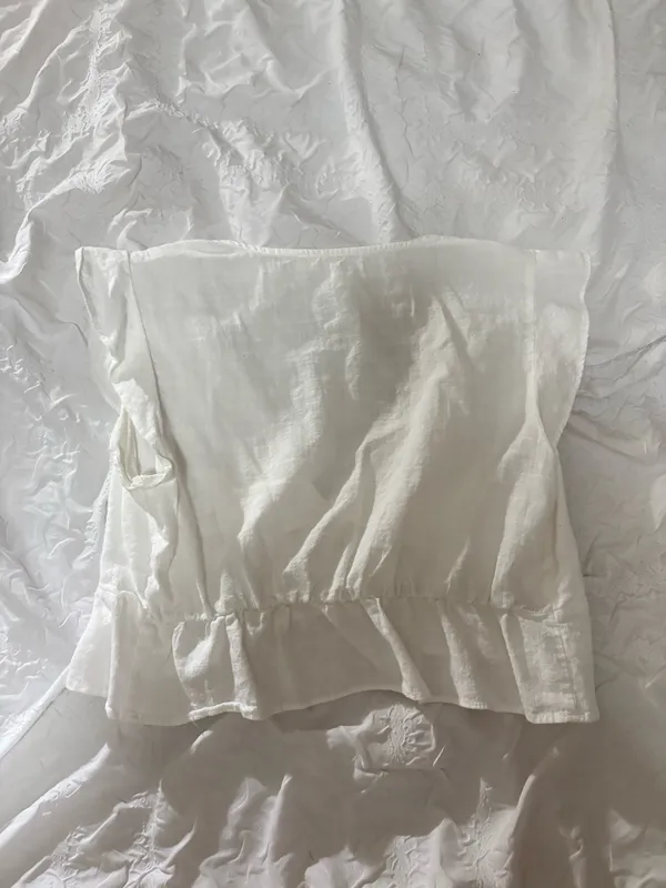 idem Ditto White Cropped V-Neck Top - Image 2
