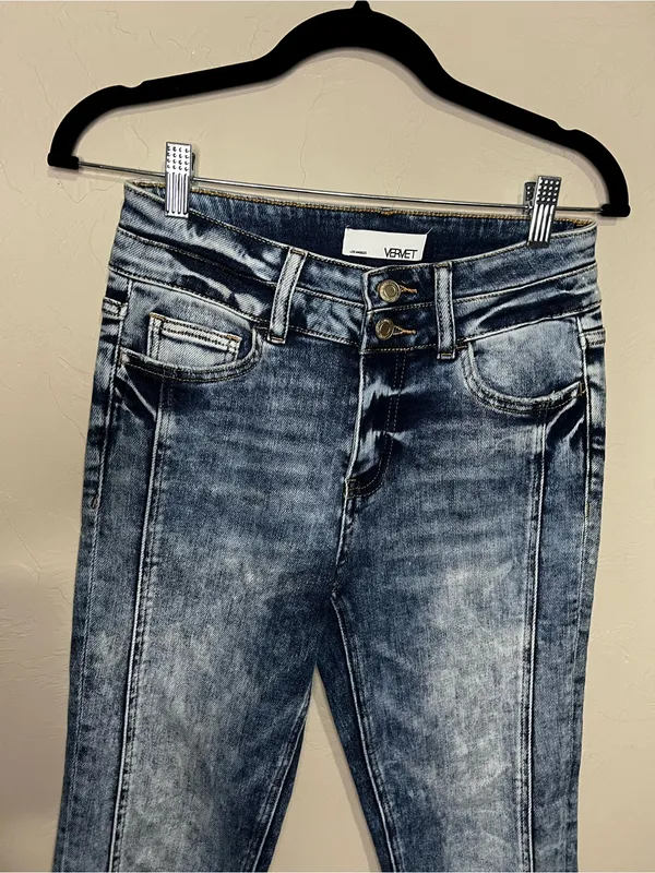 Vervet‎ High Rise Slim Straight Ankle Slit Crop Acid Wash Distressed Jeans - Image 3