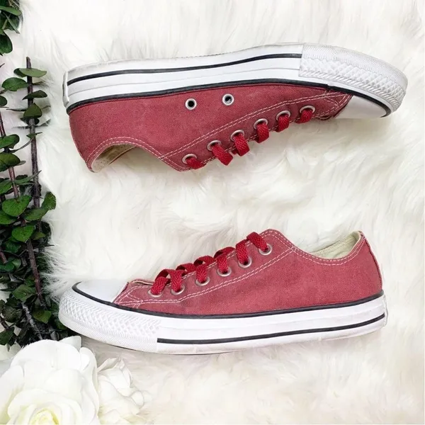 Converse Unisex Size 7 Womens, Size 5 Mens Red Canvas Chuck Taylor Sneakers - Image 3