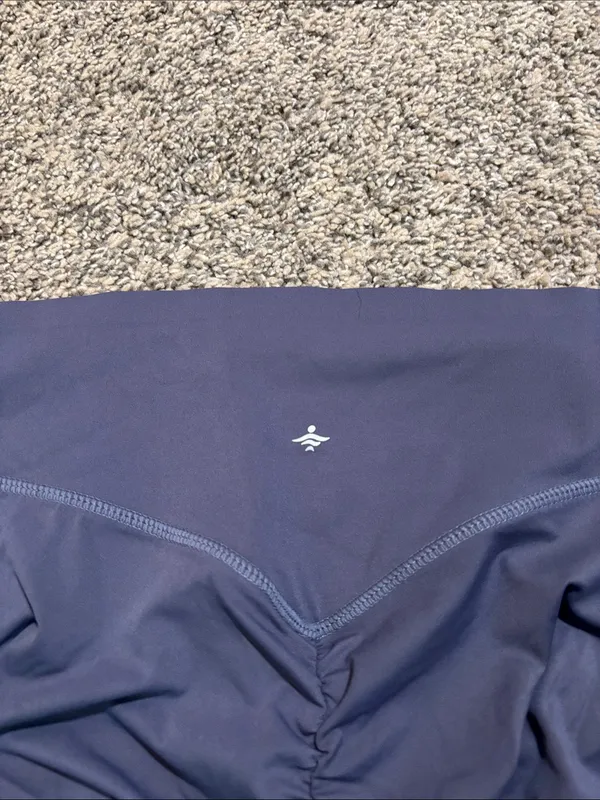Halara Shorts size XL - Image 3