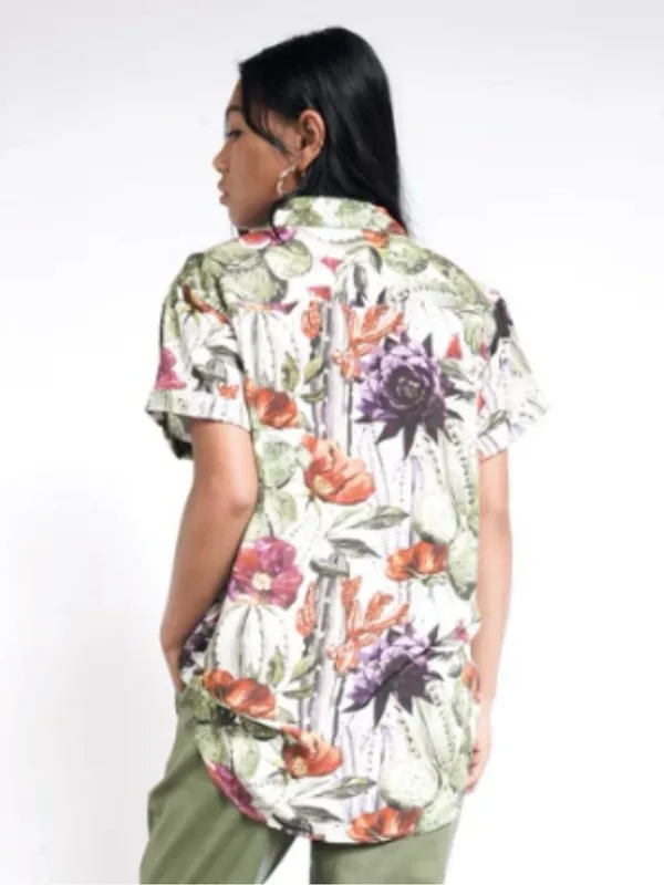 Wildfang Women's The Empower Short Sleeve Button-Up Shirt in Cactus Bloom Large - Image 10