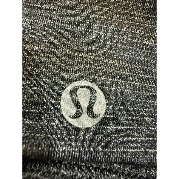 Lululemon short-sleeved running Reversible shirt Grey/Neckline unique pattern 8‎ - Image 6