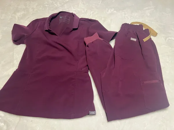 FIGS Scrubs Set - Image 4