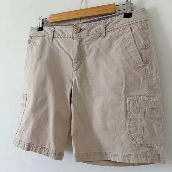 Eddie Bauer Tan Cargo Shorts 8” Inseam Size 6 - Image 2