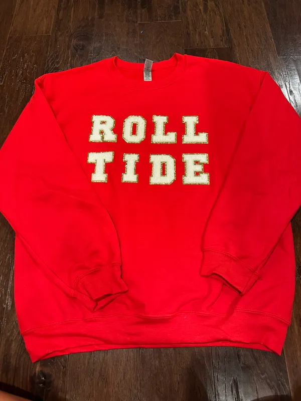 Red Chenille Letter Crew Neck Size L - Image 2