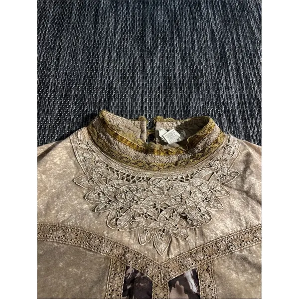 Gimmicks by BKE Mock Neck Long Sleeve Bohemian Rustic Cottage Earthy Lace Medium - Image 3