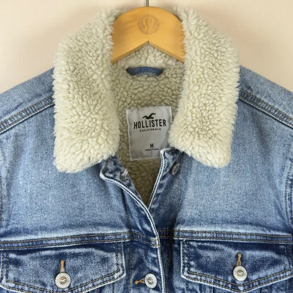 Hollister Women’s Size M Blue Denim Jacket Faux Shearling Lined - Image 6