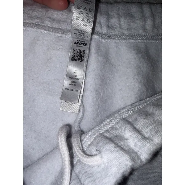 SKIMS Gray Fleece Sweat Shorts Women's xl Relaxed Fit Drawstring Pockets - Image 2