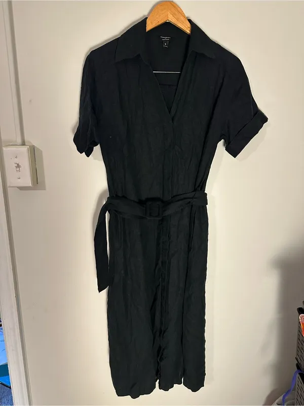 Banana Republic linen belted midi dress black small - Image 2