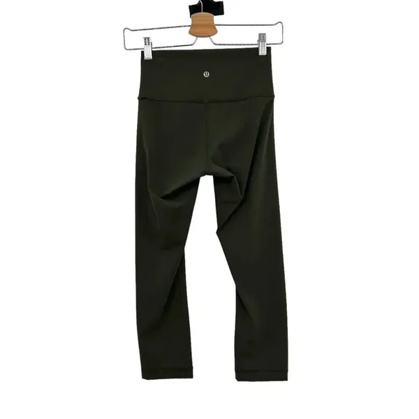 Lululemon Wunder Under Crop (Hi-Rise) Full-On Luxtreme 21"‎ in Dark Olive Size 4 - Image 4