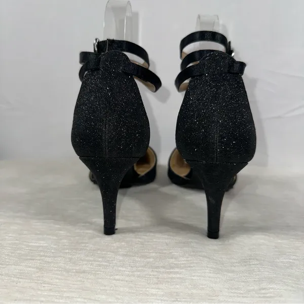 Journee Collection Women's 6.5 MW Black Luela Glitter Ankle Wrap Pump - Image 5