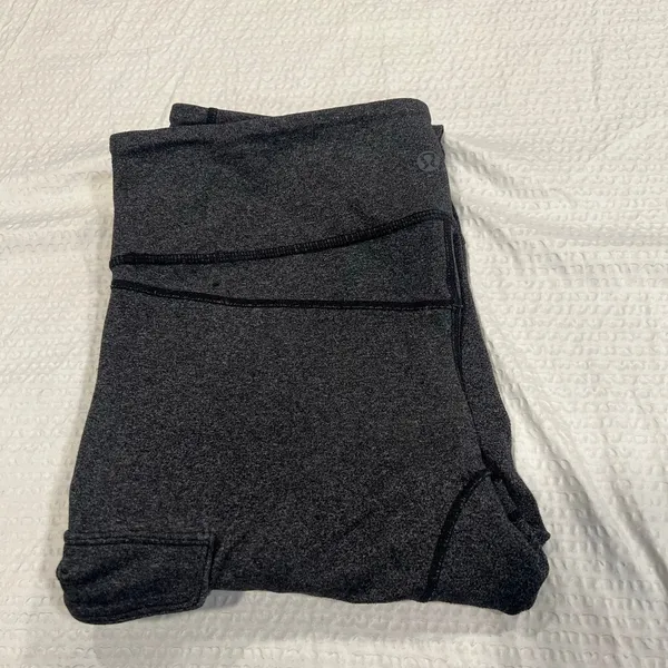 Lululemon Scenic Route 7/8 Tight leggings in gray size 8 women - Image 2
