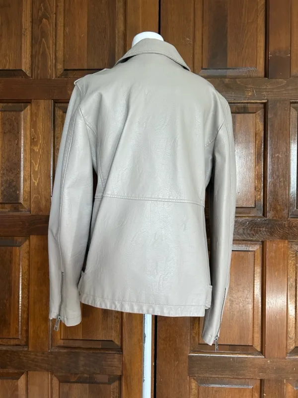 Levi’s Cream Faux Leather Belted Biker Jacket - Oversized‎ Moto - Size Medium - Image 3