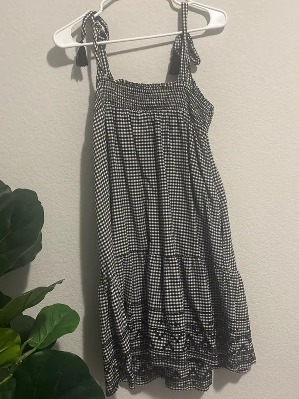 Old Navy Black and White Gingham Tie-Shoulder Sundress - Image 4