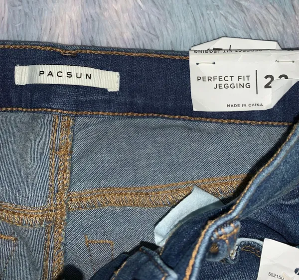 PacSun Medium Distressed Jeggings - Image 4