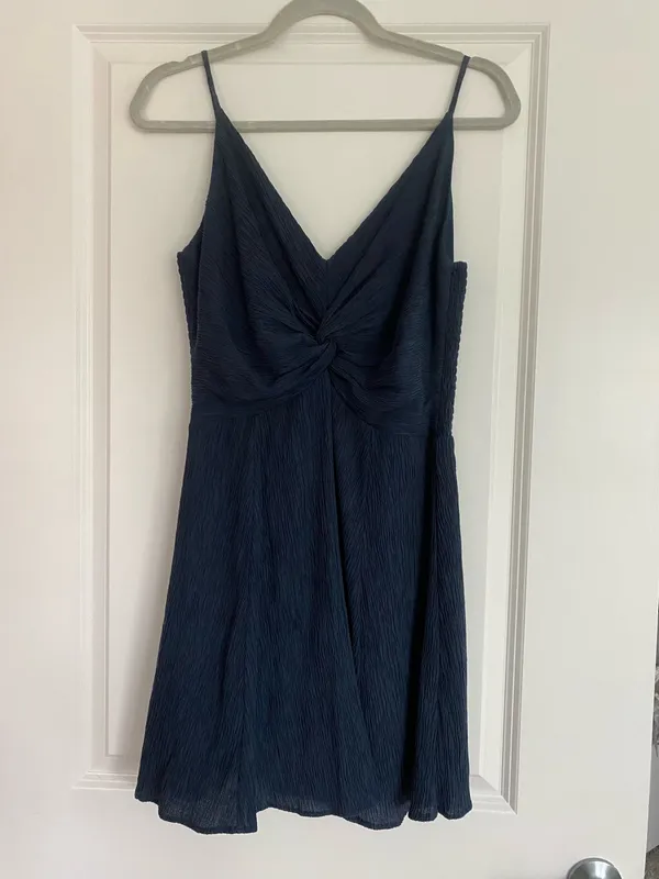 Abercrombie front-twist dress size M - Image 2