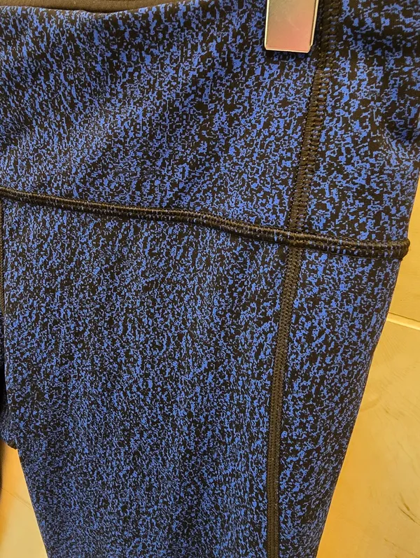 {8} Lululemon On Track Tight Circuit Cerulean Black Blue - Image 6