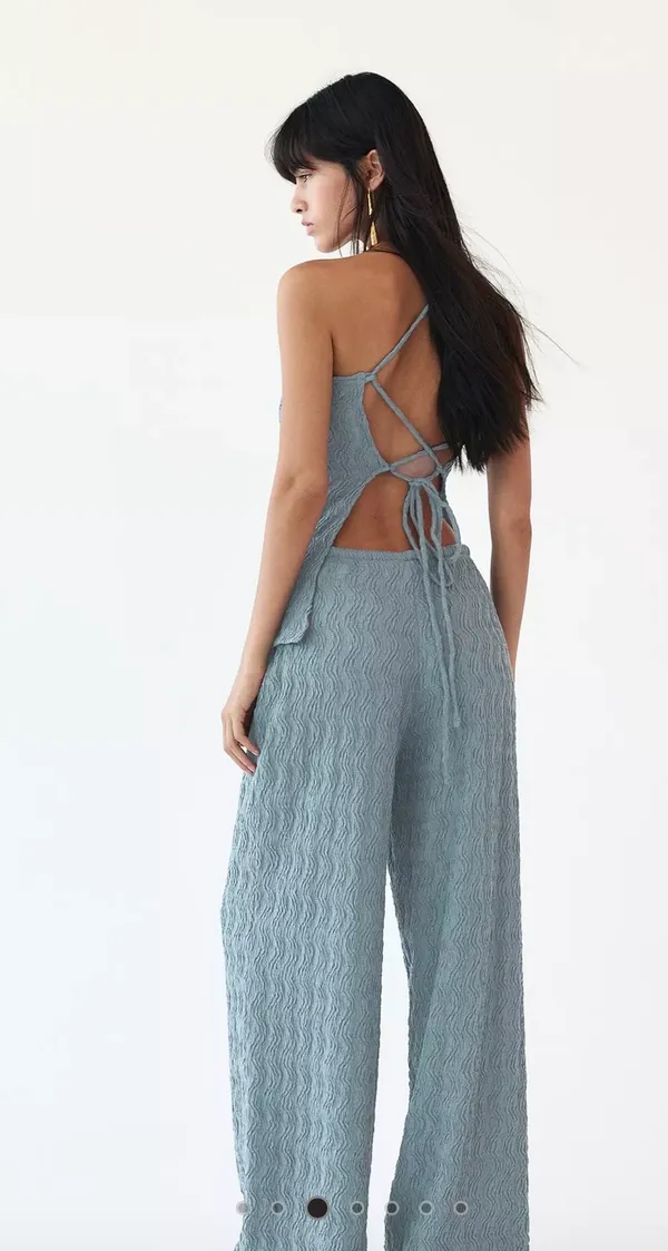 Flowing pants with an elastic waistband and textured - Image 3