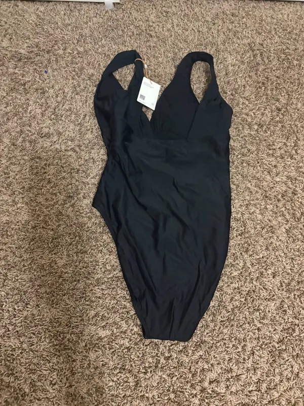 Quince Italian Plunge One-Piece Swimsuit Medium Black NEW NWT Polyamide Neutral - Image 3